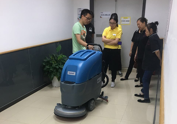 全自动洗地机M70操作及保养指导